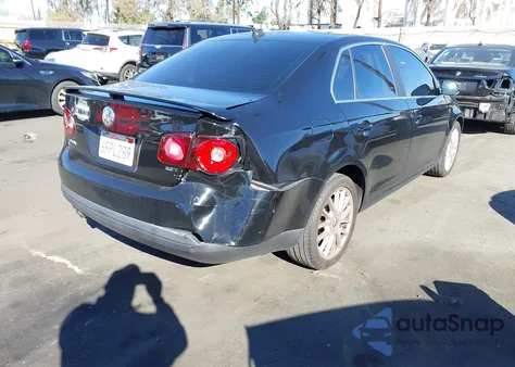 2008 Volkswagen Jetta Wolfsburg Edition z USA, uszkodzony, nr VIN 3VWRA71K08M195164